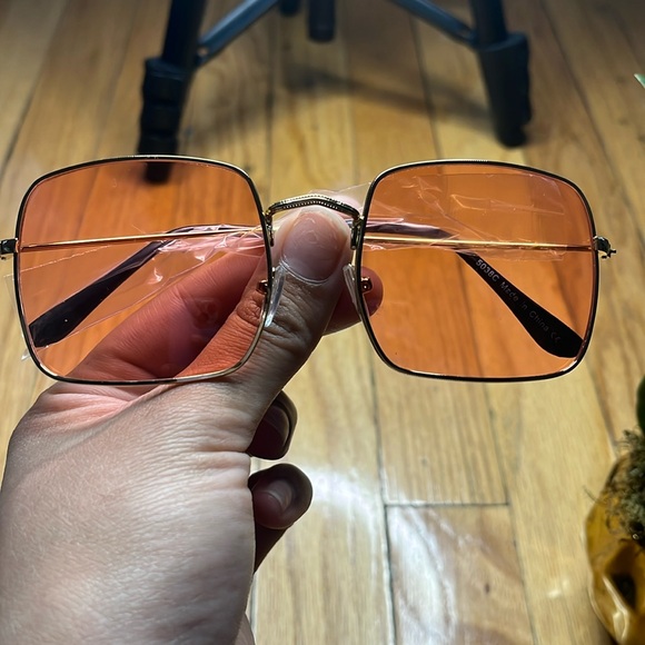 Accessories - Peach 🍑 Sunnies 😍😍🔥🔥